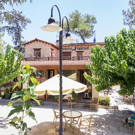 Rustic Village Retreat بيت للعطل *